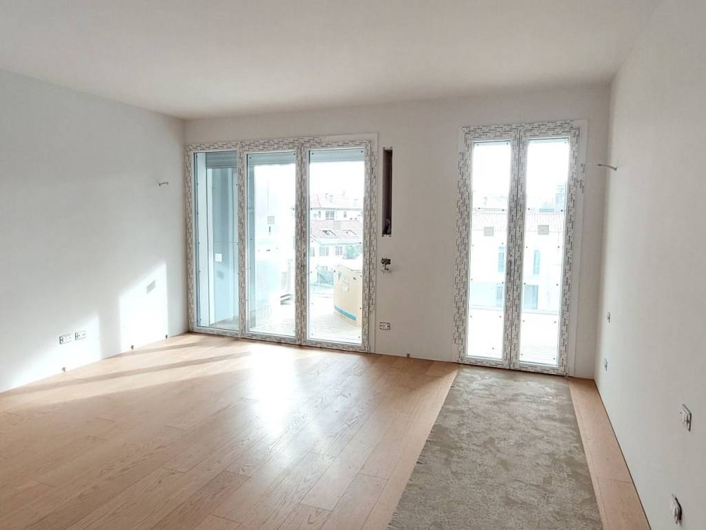 appartamento in vendita a Milano in zona Adriano