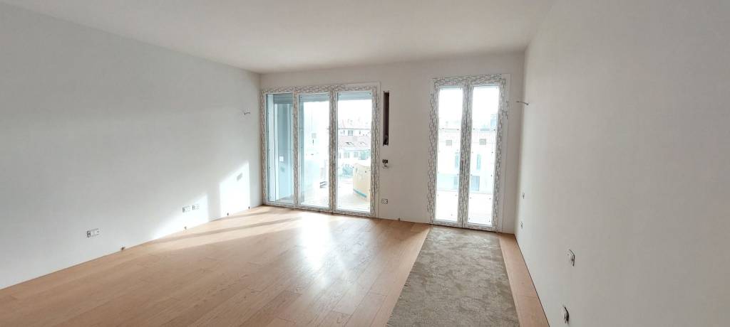 appartamento in vendita a Milano in zona Adriano