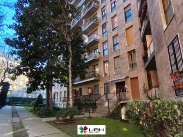 appartamento in vendita a Milano in zona Famagosta