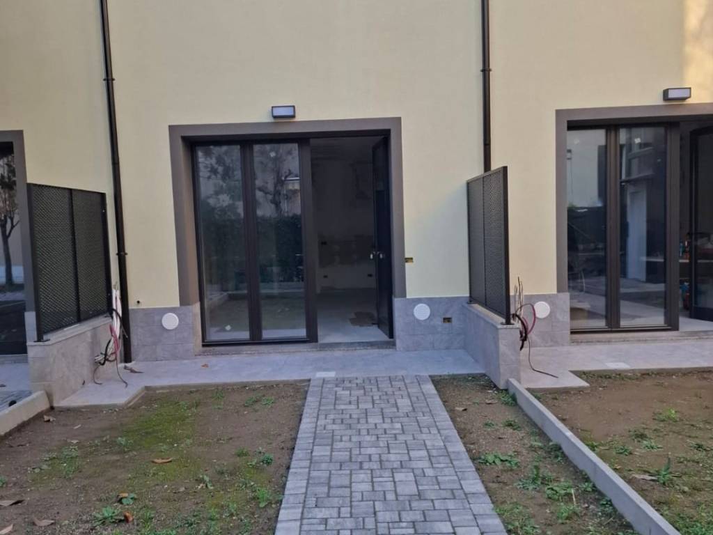 casa indipendente in vendita a Milano in zona Adriano
