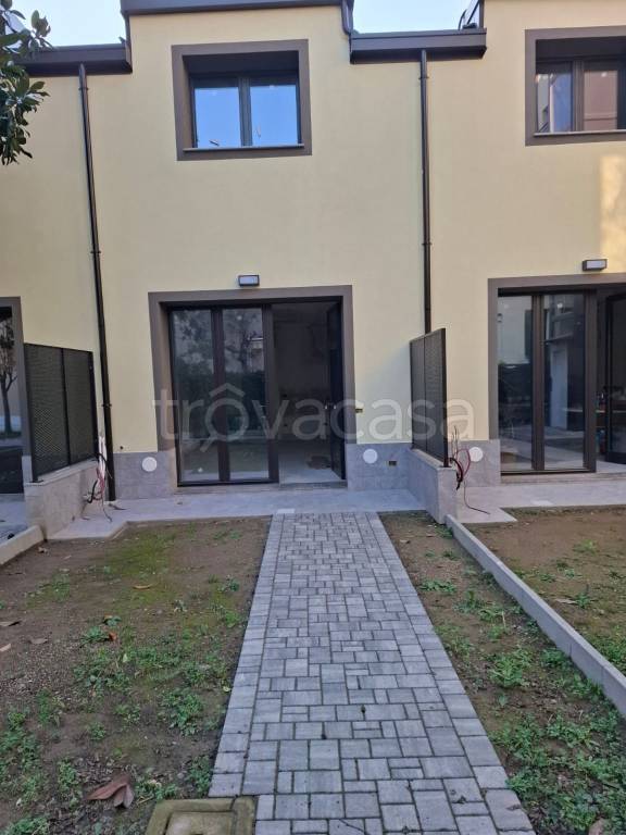 casa indipendente in vendita a Milano in zona Crescenzago