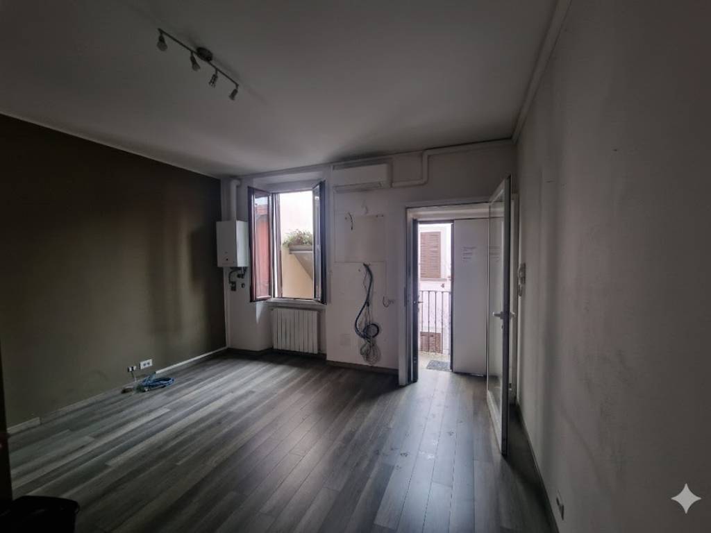 appartamento in vendita a Milano in zona Baggio