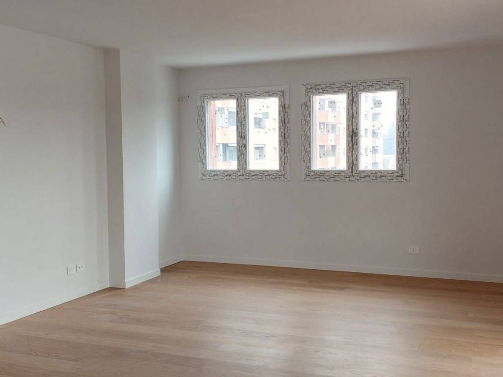 appartamento in vendita a Milano in zona Adriano