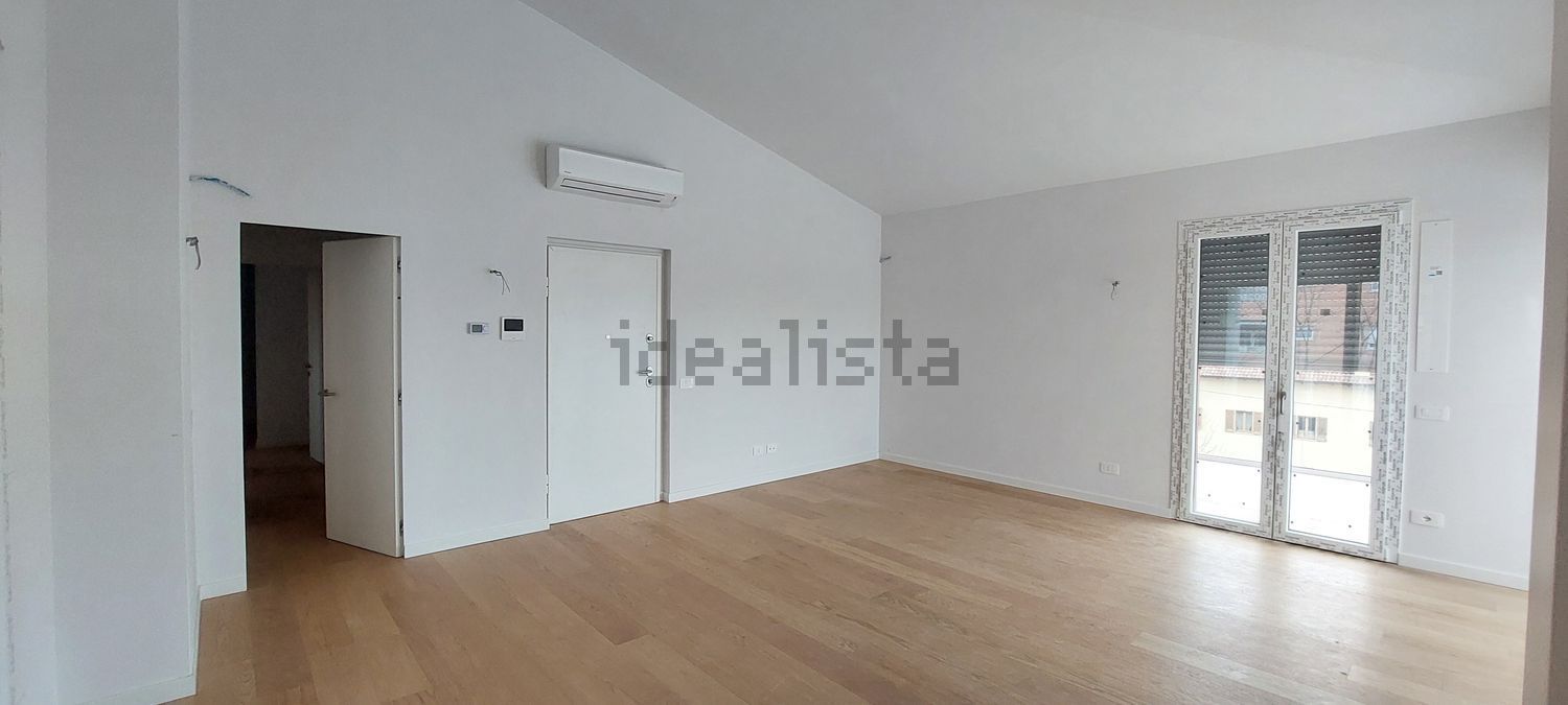 appartamento in vendita a Milano in zona Adriano