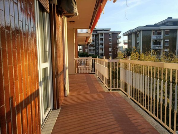 appartamento in vendita a Milano in zona Adriano