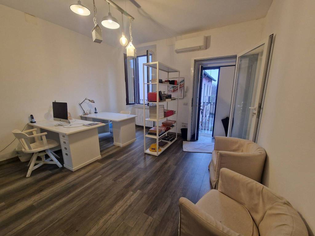 appartamento in vendita a Milano in zona Baggio