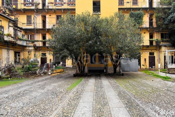 appartamento in vendita a Milano in zona Bocconi