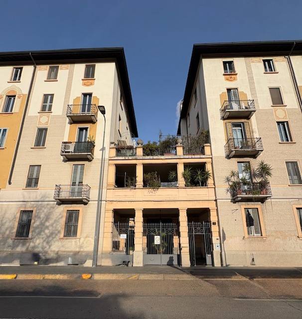 appartamento in vendita a Milano in zona Bocconi