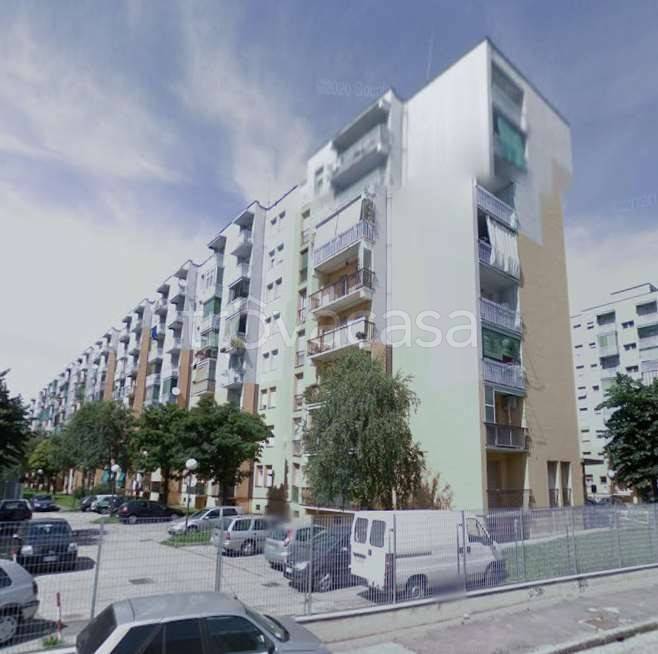 appartamento in vendita a Milano in zona Quarto Oggiaro