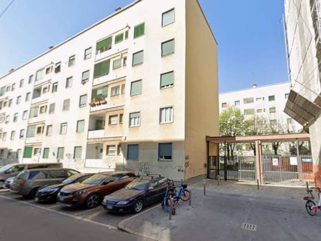 appartamento in vendita a Milano in zona Città Studi