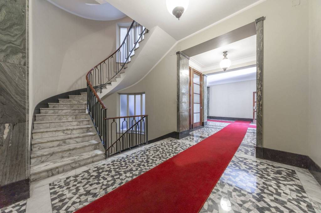 ufficio in vendita a Milano in zona Stazione Centrale