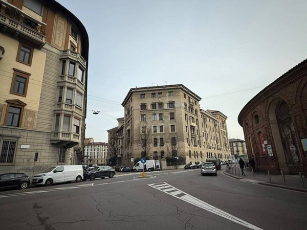 appartamento in vendita a Milano in zona Guastalla