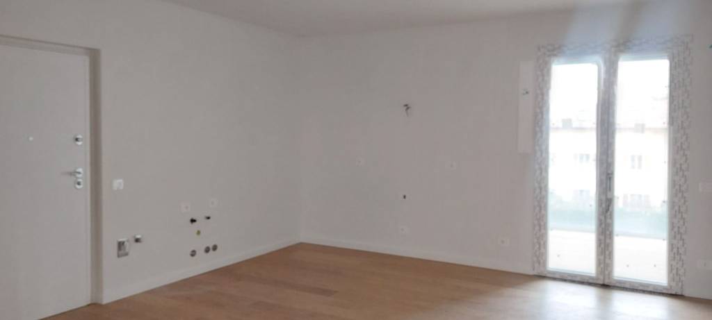 appartamento in vendita a Milano in zona Adriano