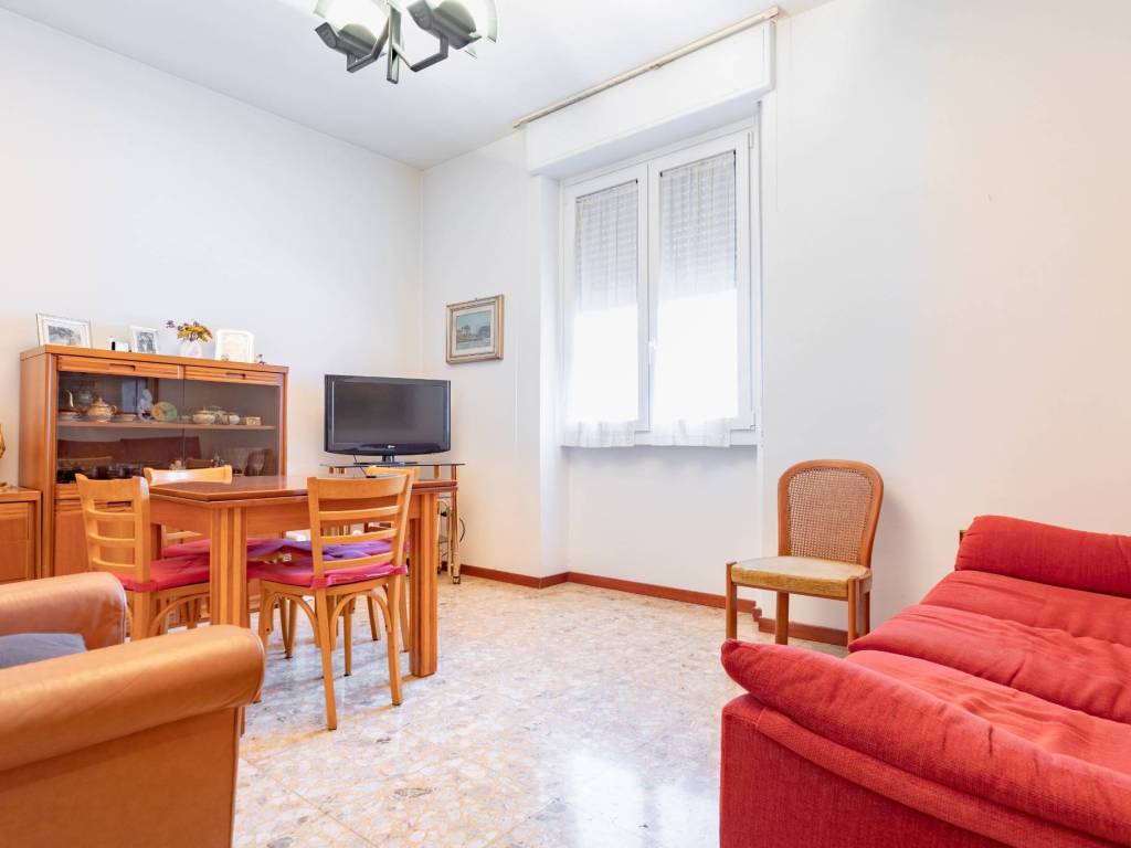 appartamento in vendita a Milano in zona Famagosta