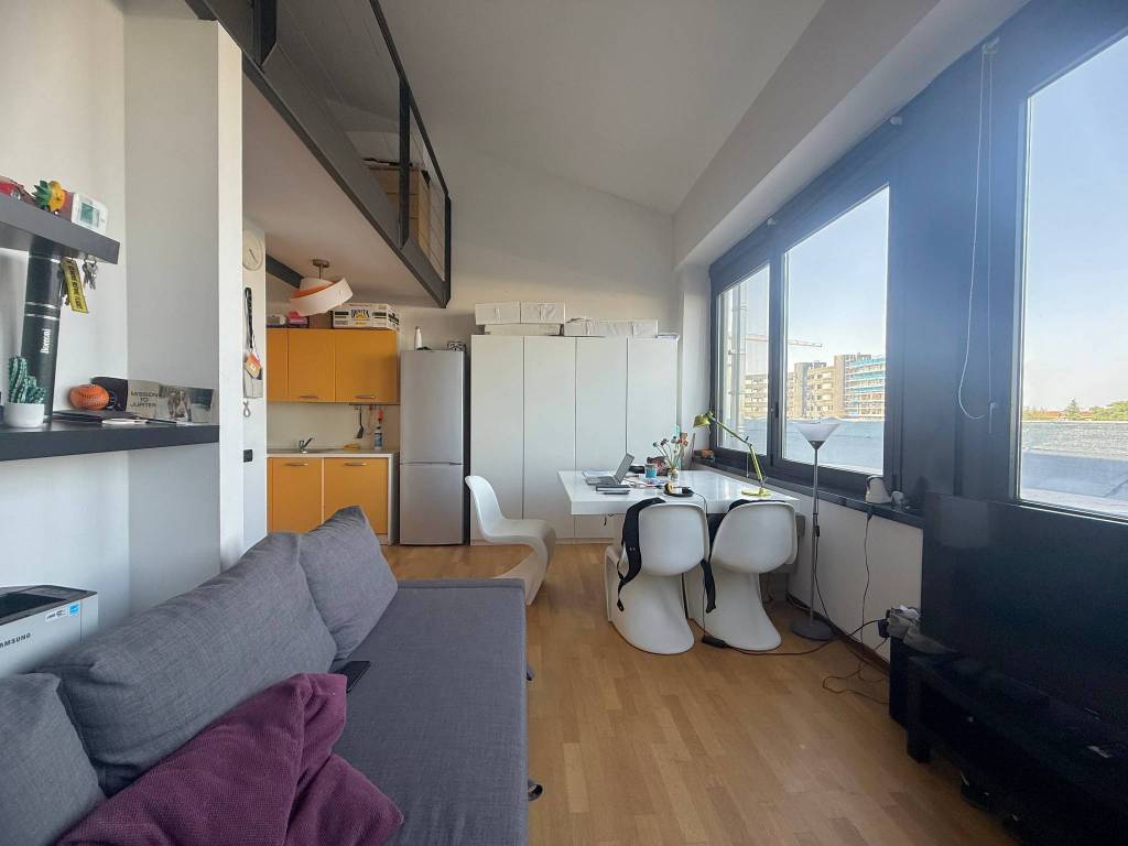 appartamento in vendita a Milano in zona Piazzale Lodi