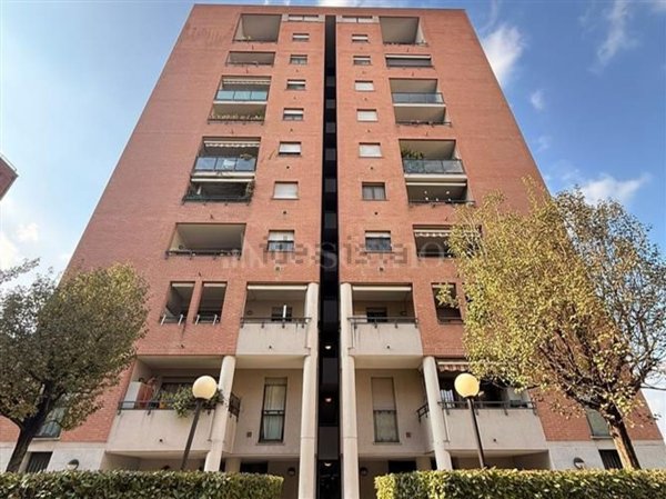 appartamento in vendita a Milano in zona Rogoredo