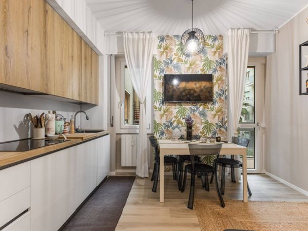 appartamento in vendita a Milano in zona Lorenteggio