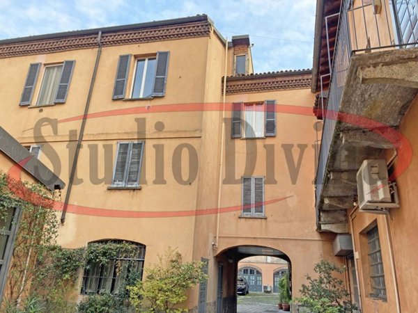 appartamento in vendita a Milano in zona Porta Genova