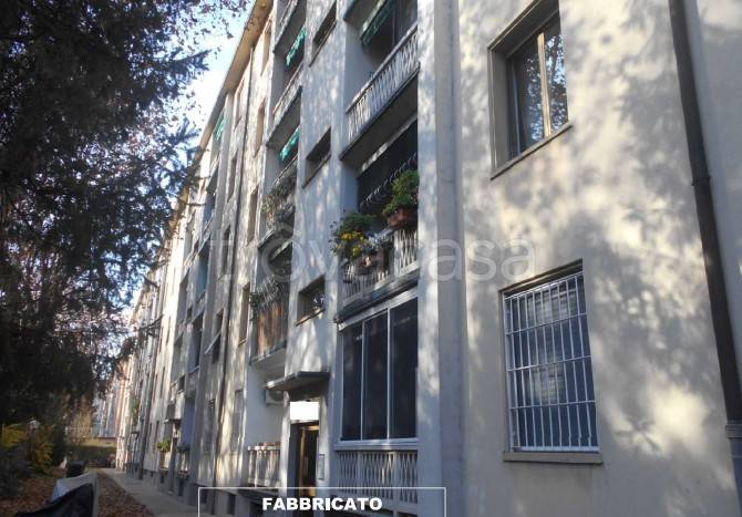 appartamento in vendita a Milano in zona Piazzale Lodi