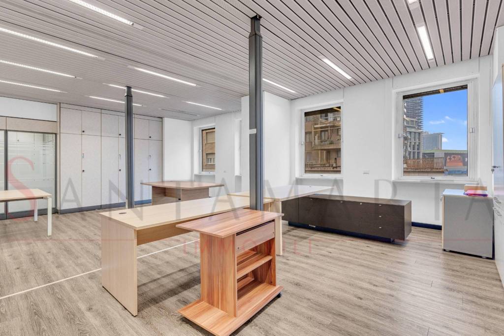 ufficio in vendita a Milano in zona Centro Direzionale