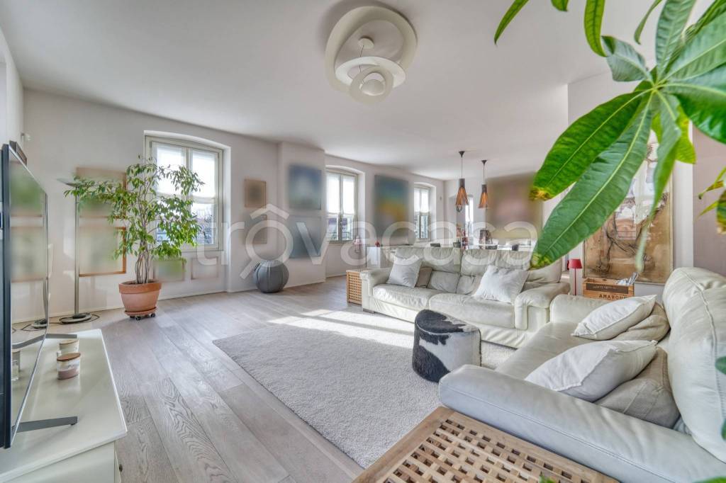 appartamento in vendita a Milano in zona XXII Marzo