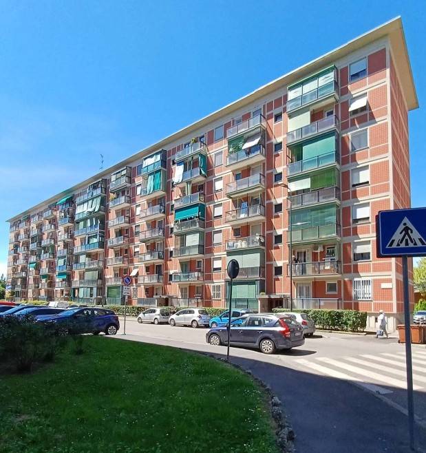 appartamento in vendita a Milano in zona Quartiere degli Olmi