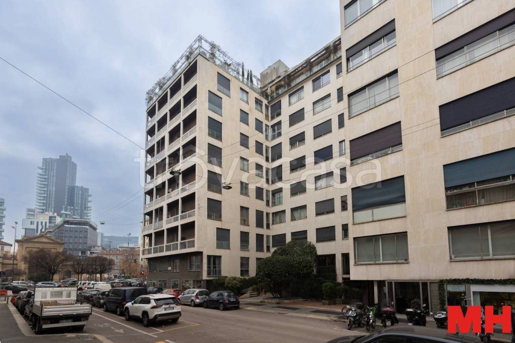 appartamento in vendita a Milano in zona Porta Nuova