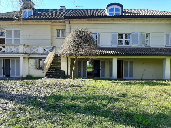 casa semindipendente in vendita a Milano in zona Famagosta