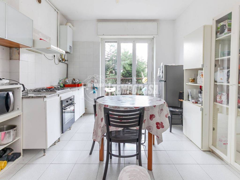 appartamento in vendita a Milano in zona Dergano