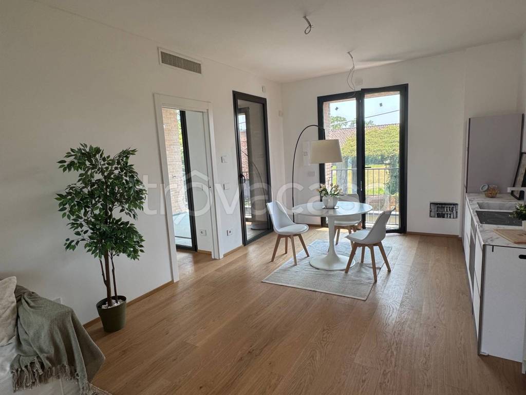 appartamento in vendita a Milano in zona Corvetto