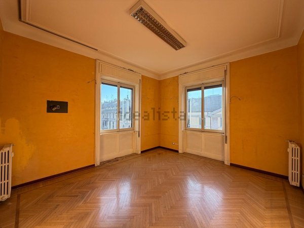 appartamento in vendita a Milano in zona Guastalla