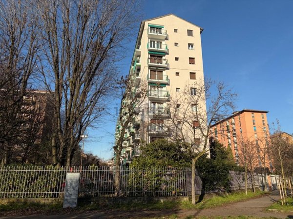 appartamento in vendita a Milano in zona Gallaratese