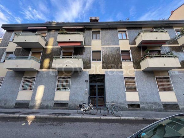 appartamento in vendita a Milano in zona Dergano