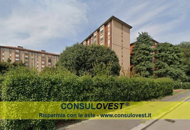 appartamento in vendita a Milano in zona Gallaratese