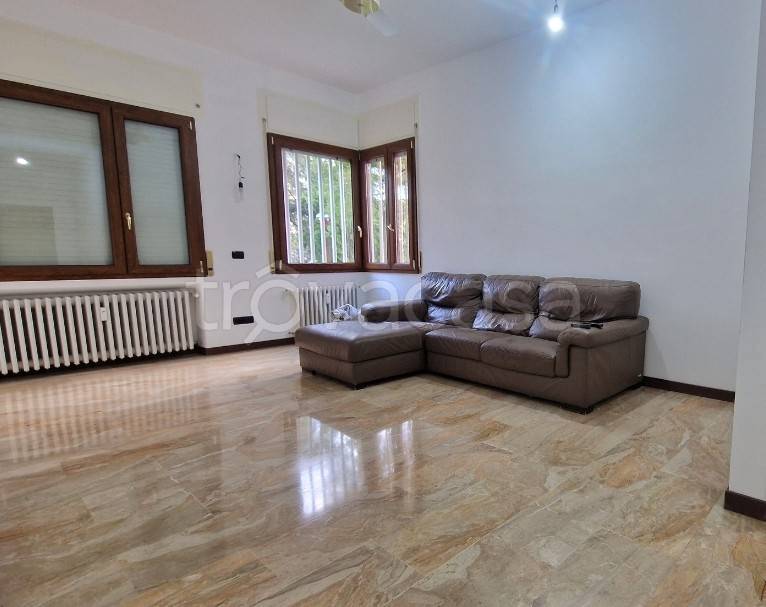 appartamento in vendita a Milano in zona Baggio