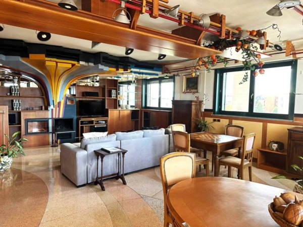 appartamento in vendita a Milano in zona Corvetto