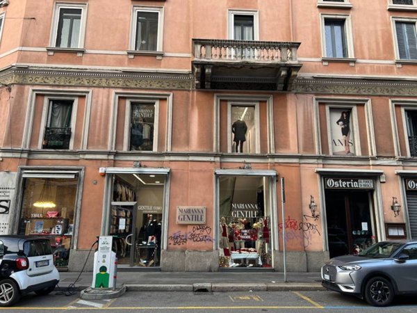 negozio in vendita a Milano in zona Solari