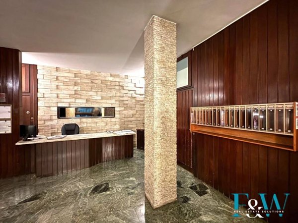 appartamento in vendita a Milano in zona Porta Nuova