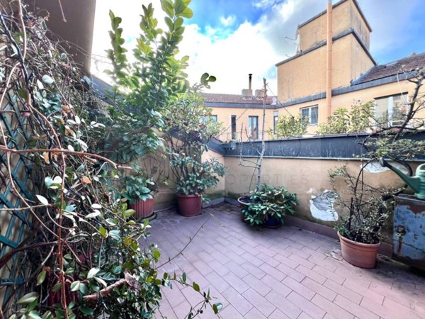 appartamento in vendita a Milano in zona Porta Nuova