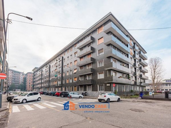 locale commerciale in vendita a Milano