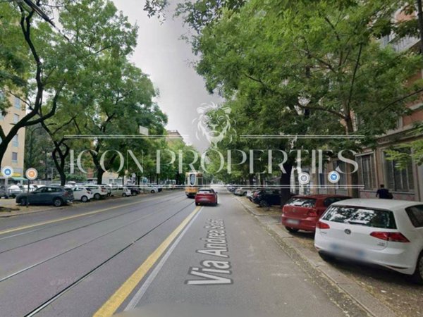 negozio in vendita a Milano in zona Solari