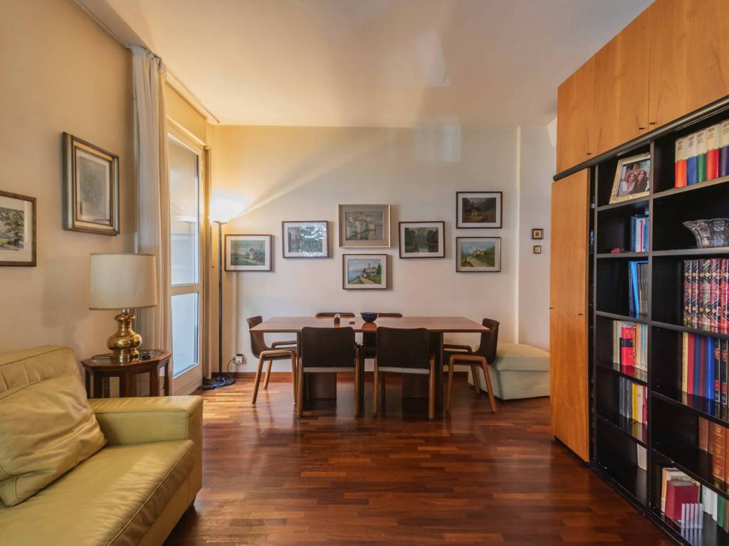 appartamento in vendita a Milano in zona Centro Direzionale