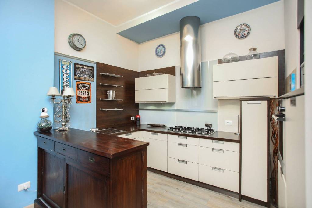 appartamento in vendita a Milano in zona Centro Direzionale