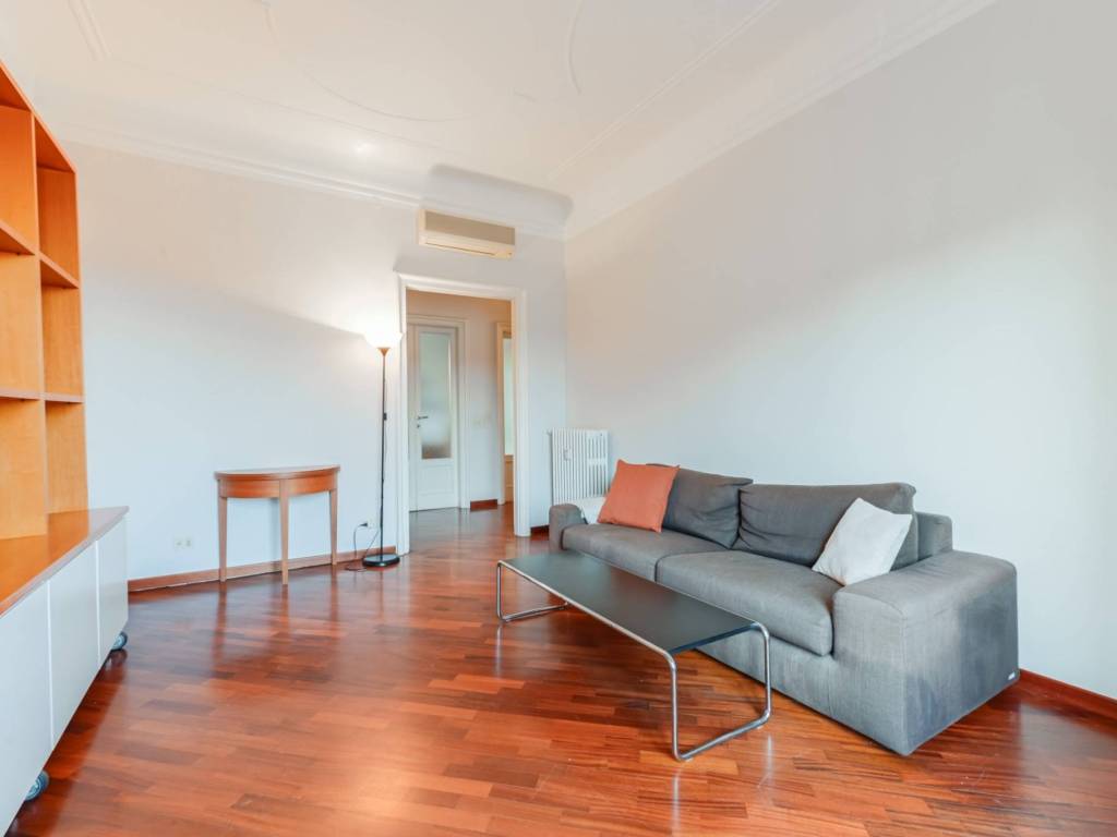 appartamento in vendita a Milano in zona Centro Direzionale