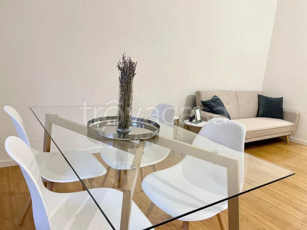 appartamento in vendita a Milano in zona Famagosta