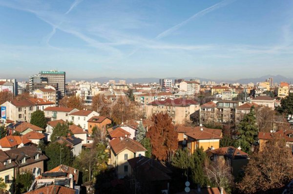 appartamento in vendita a Milano in zona Isola