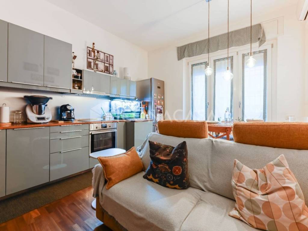 appartamento in vendita a Milano in zona Piazzale Lodi