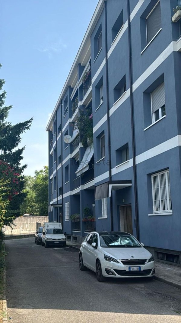 appartamento in vendita a Milano in zona Lambrate