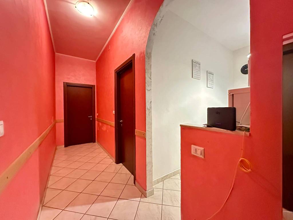 appartamento in vendita a Milano in zona Lorenteggio