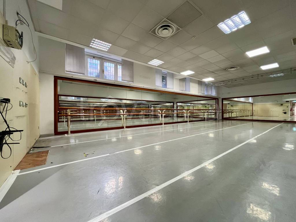 ufficio in vendita a Milano in zona Solari